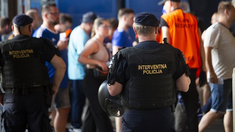 В Греции закроют организованные клубы футбольных болельщиков из-за смертельной драки - фото