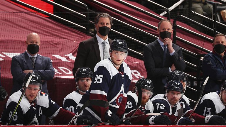 НХЛ перенесла три игры «Колорадо» из-за коронавируса - фото