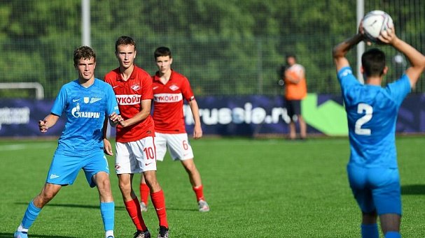 «Зенит» победил «Спартак» в матче ЮФЛ-1 благодаря двум голам в первом тайме - фото