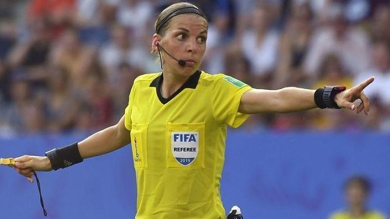 Женщина-судья Суперкубка УЕФА: Между женским и мужским футболом не такая большая разница - фото