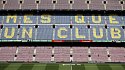 «Барселона» продает болельщикам газон стадиона «Камп Ноу» за 420 евро - фото