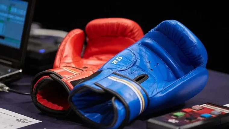 Двукратный олимпийский чемпион по боксу Алексей Тищенко сдал свои перчатки в музей - фото
