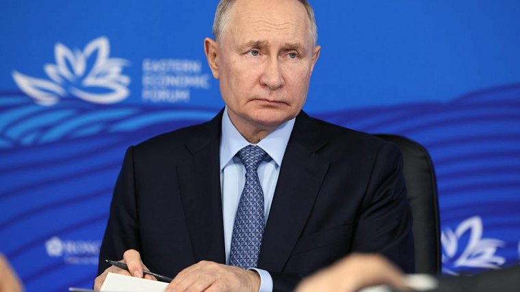 Путин рассказал о деградации международного спорта - фото