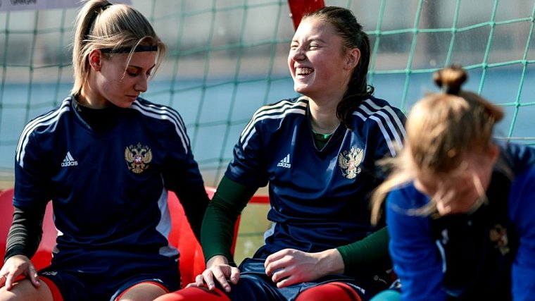 Мостовой может пройти стажировку в женской сборной России - фото