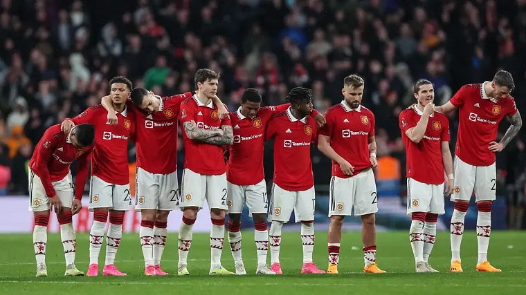«Манчестер Юнайтед» с огромным трудом ушел от поражения в матче против «Виллы» - фото