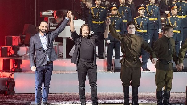 Валиева и Ягудин выступят в спектакле Авербуха в честь снятия блокады Ленинграда - фото