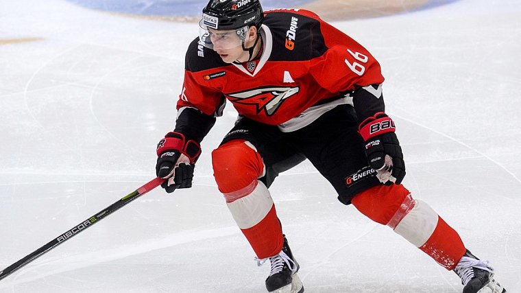 «Торонто» и ряд клубов НХЛ претендуют на российского форварда «Авангарда» - фото
