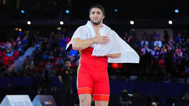 Двукратному чемпиону ОИ Садулаеву отказали во въезде в Румынию - фото
