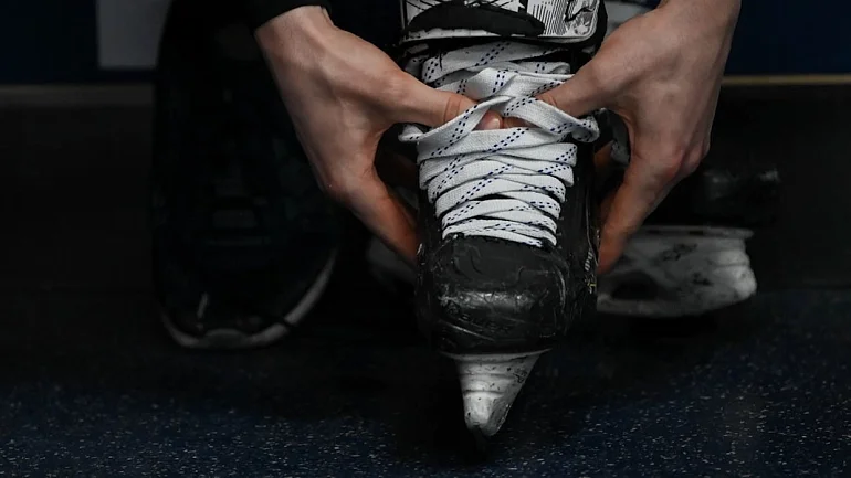 Сборная России, несмотря на качество льда, стала чемпионом мира по хоккею с мячом - фото