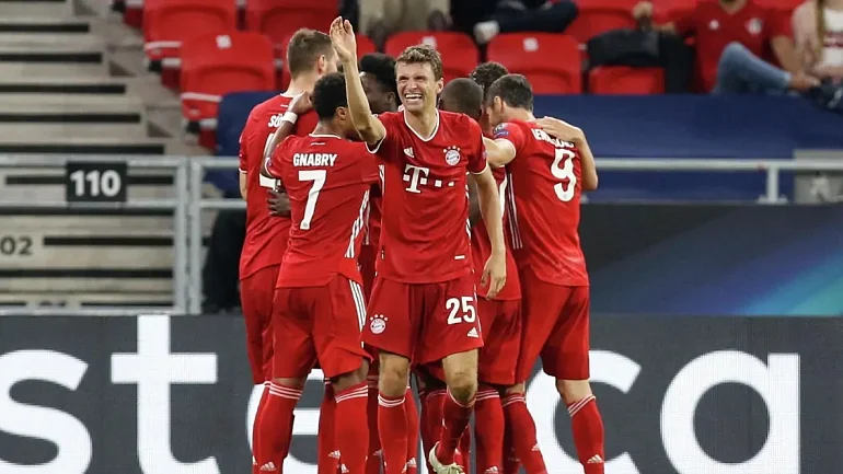 В Мюнхене команды обменялись голами в начале 2-го тайма - фото