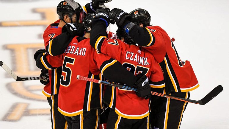 Два ассиста Кузьменко помогли «Калгари» одолеть «Кингз» в НХЛ - фото