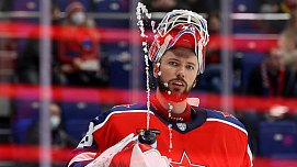 Федотов потерпел поражение в дебютном матче НХЛ после ухода из ЦСКА - фото
