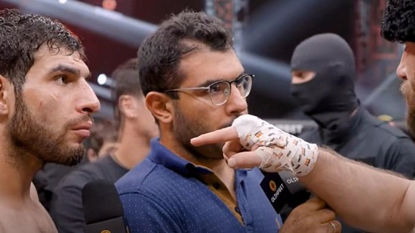 Лига Hardcore пожизненно отстранила иранского бойца ММА за удар ринг-герл  - фото