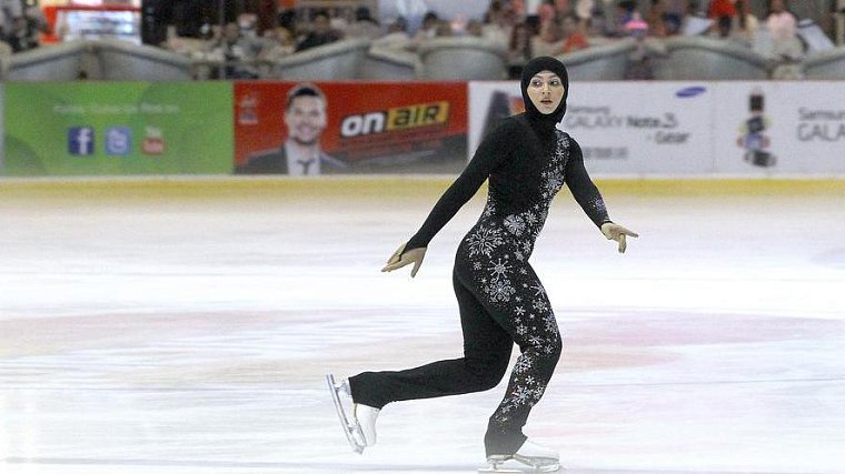 На универсиаду едет фигуристка из ОАЭ. Ради нее Международный союз конькобежцев поменял свои правила - фото